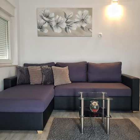 Appartamento Apartman Nela Kaštel Sućurac Esterno foto