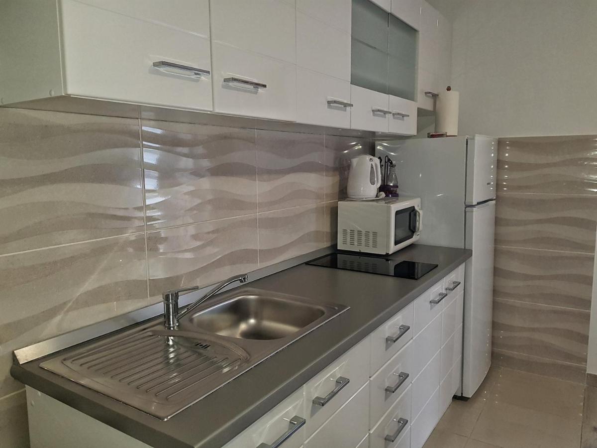 Appartamento Apartman Nela Kaštel Sućurac Esterno foto