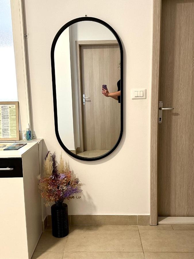 Appartamento Apartman Nela Kaštel Sućurac Esterno foto