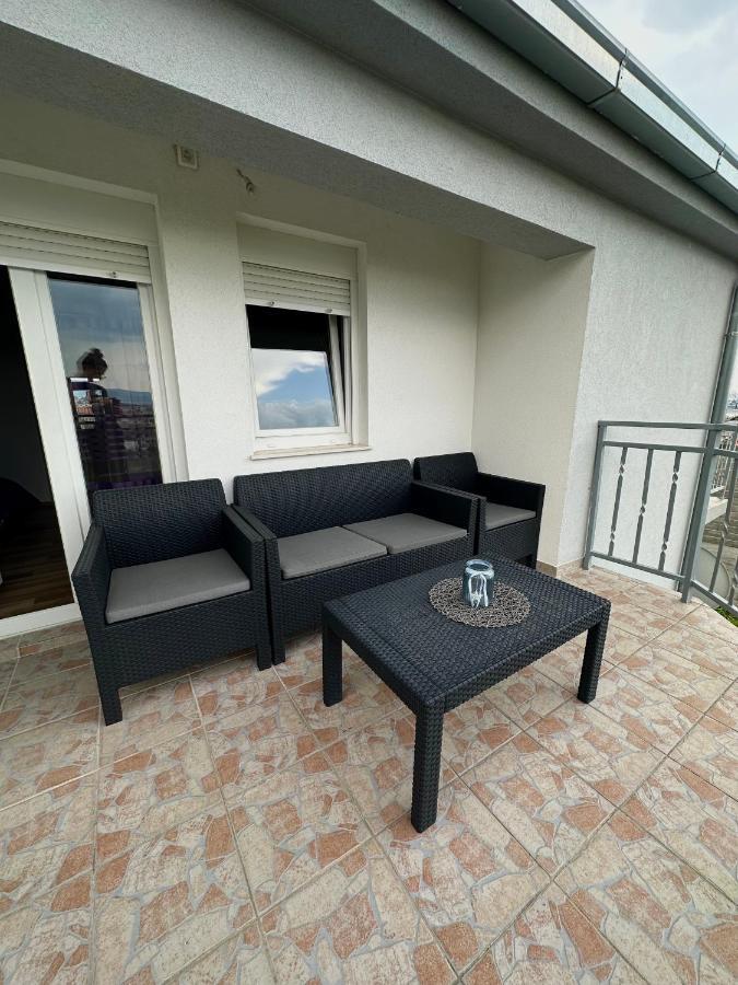 Appartamento Apartman Nela Kaštel Sućurac Esterno foto