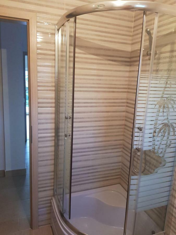 Appartamento Apartman Nela Kaštel Sućurac Esterno foto