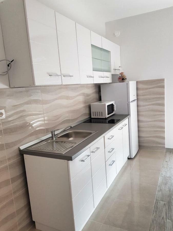Appartamento Apartman Nela Kaštel Sućurac Esterno foto